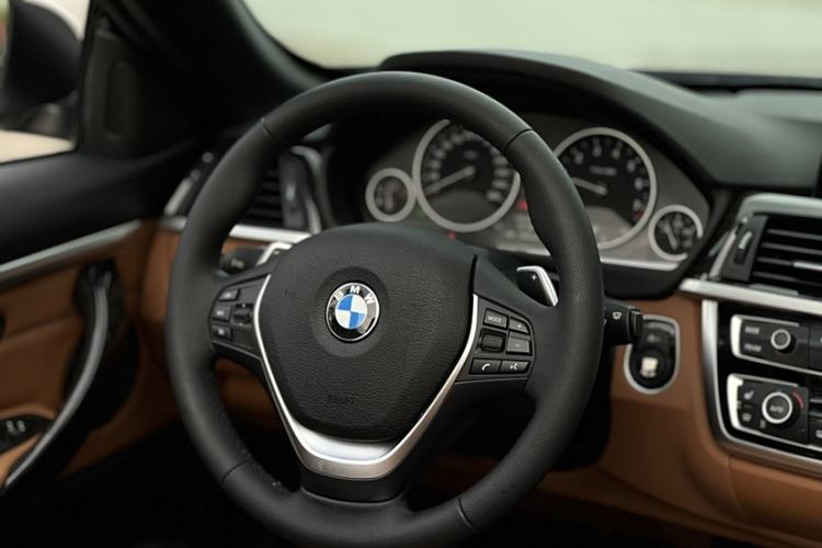 Used BMW 4 Series 2014 428i Convertible Design Package Interior 2