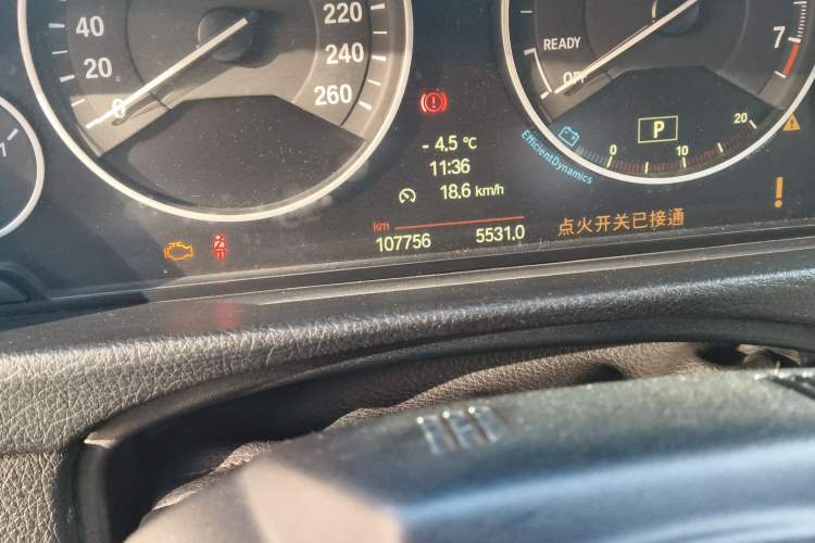 Used BMW 4 Series 2014 428i Convertible Luxury Design Package Odometer Close Up