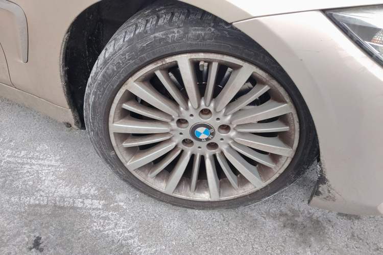 Used BMW 4 Series 2014 428i Luxury Design Package Right Front Wheel Hub