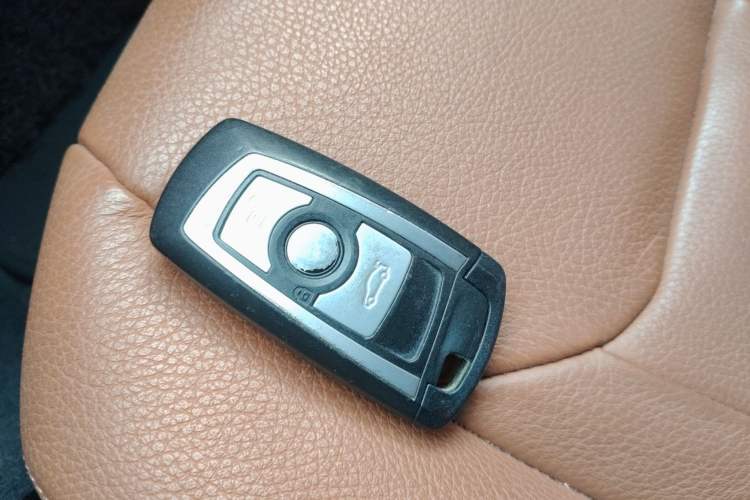 Used BMW 4 Series 2014 428i Luxury Design Package Vehicle Key