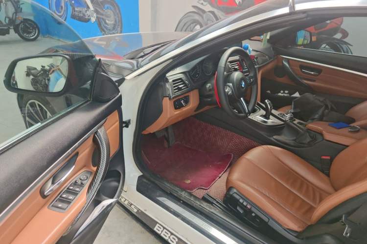 Used BMW 4 Series 2014 435i Convertible Luxury Design Package Driver Seat
