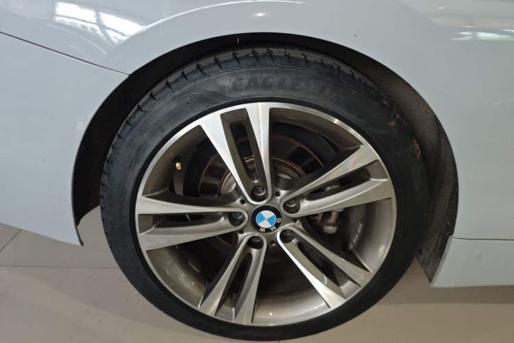 Used BMW 4 Series 2014 420i Convertible Sports Design Package Exterior 2