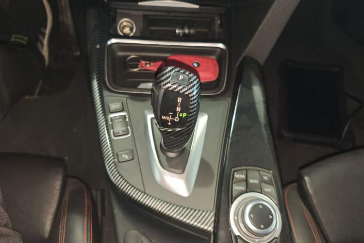 Used BMW 4 Series 2014 420i Convertible Sports Design Package Gear Lever