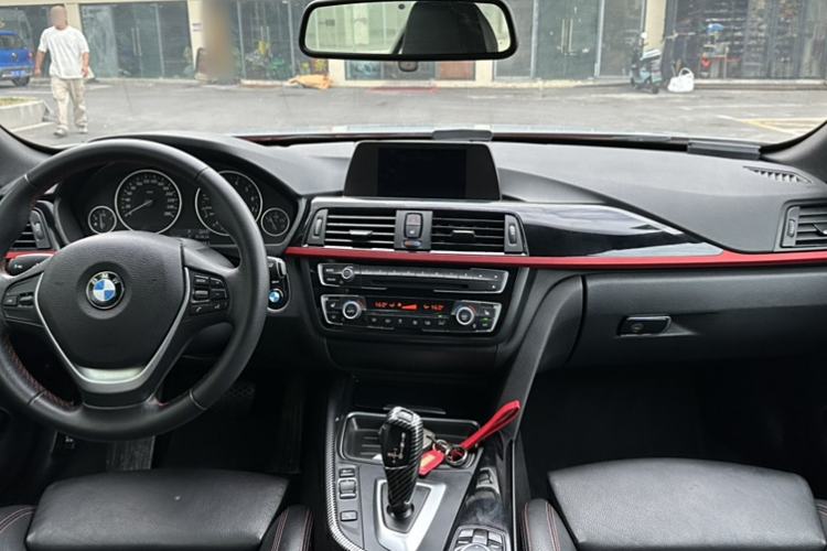 Used BMW 4 Series 2014 420i Convertible Sports Design Package Interior 1