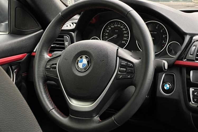Used BMW 4 Series 2014 420i Convertible Sports Design Package Interior 3