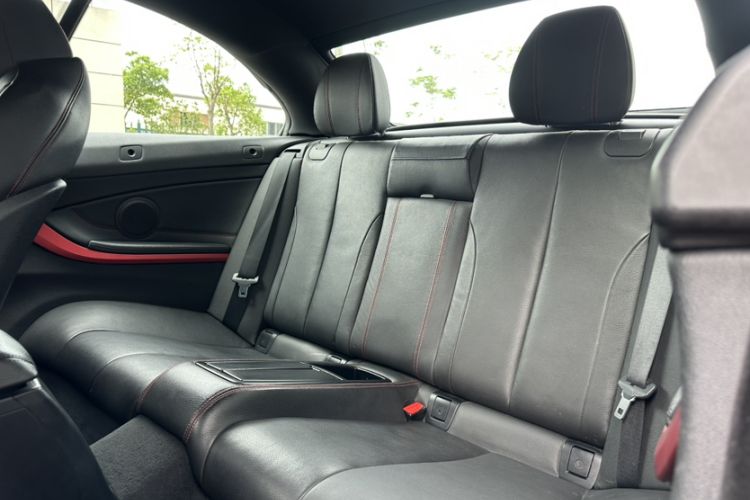 Used BMW 4 Series 2014 420i Convertible Sports Design Package Interior 7