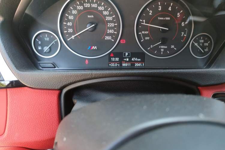 Used BMW 4 Series 2014 420i Gran Coupe Fashion Model Odometer Close Up