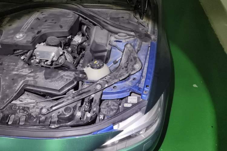 Used BMW 4 Series 2014 428i Convertible Sport Design Package Engine Bay Left