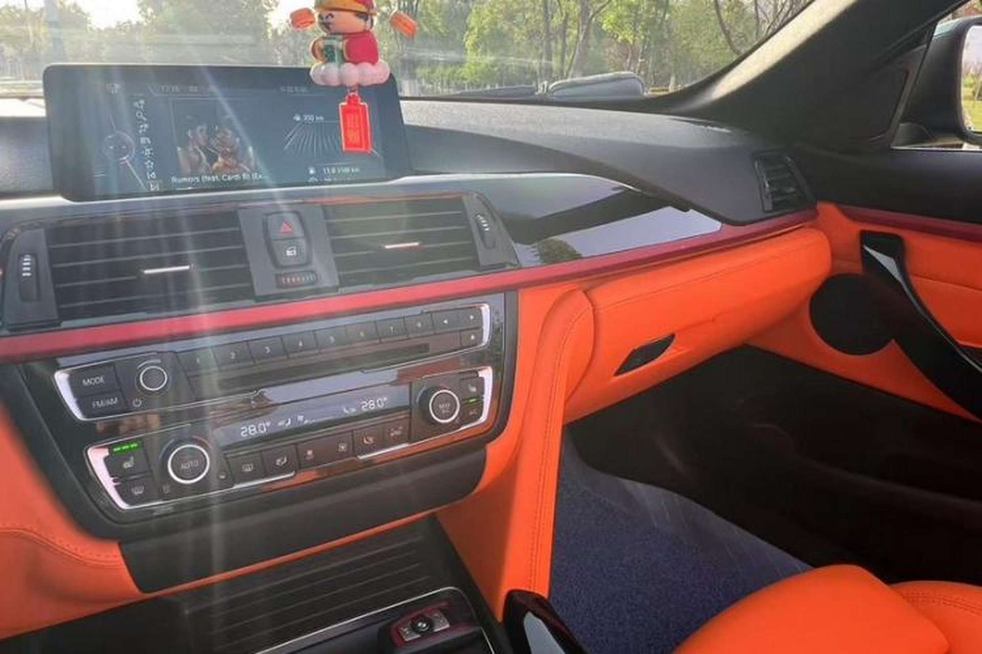 Used BMW 4 Series 2014 428i Convertible Sport Design Package Interior 8