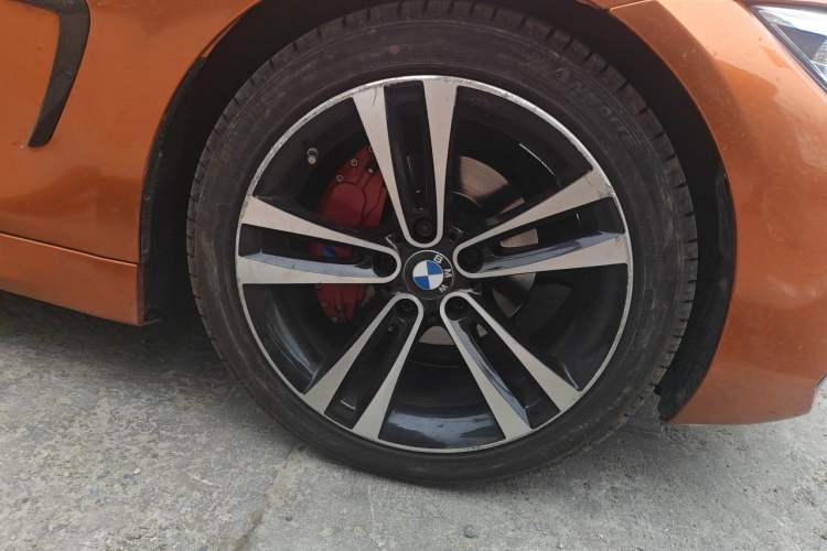 Used BMW 4 Series 2014 420i Convertible Fashion Model Right Front Wheel Hub