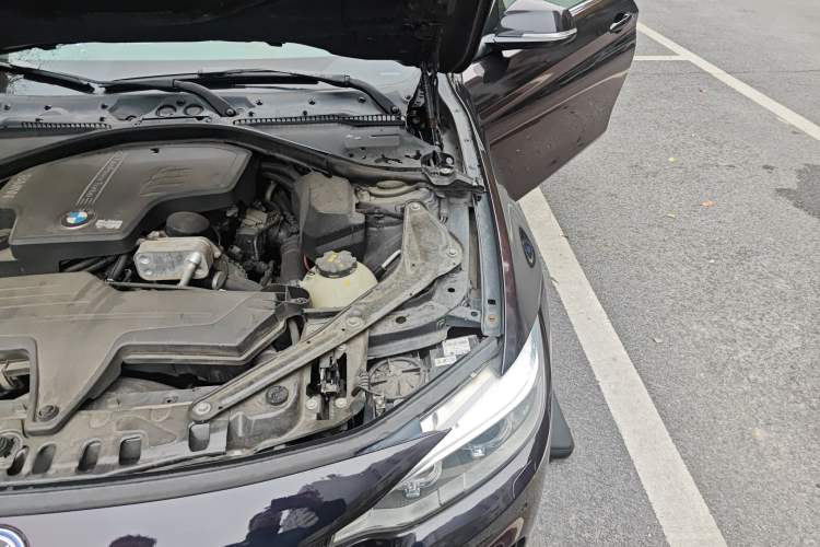 Used BMW 4 Series 2014 428i Convertible Sport Design Package Engine Bay Left