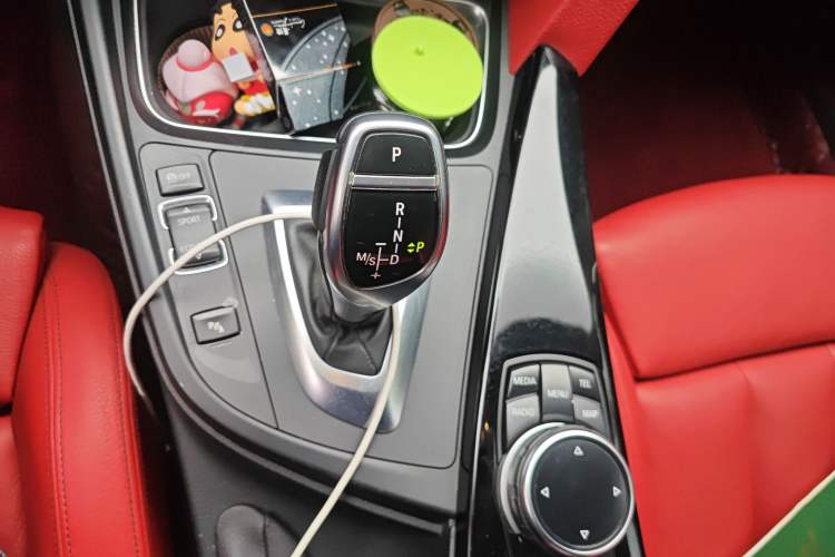 Used BMW 4 Series 2014 428i Convertible Sport Design Package Gear Lever
