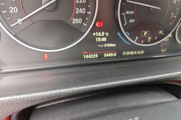 Used BMW 4 Series 2014 428i Convertible Sport Design Package Odometer Close Up