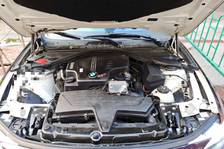 Used BMW 4 Series 2014 420i Fashion Model Engine Bay