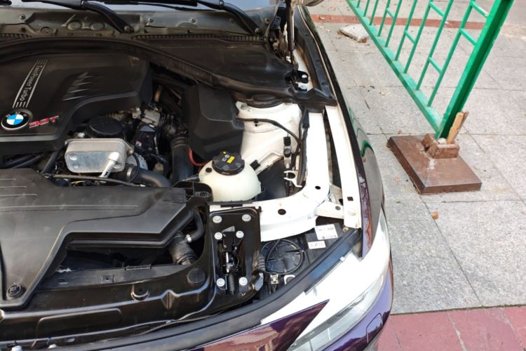 Used BMW 4 Series 2014 420i Fashion Model Engine Bay Left