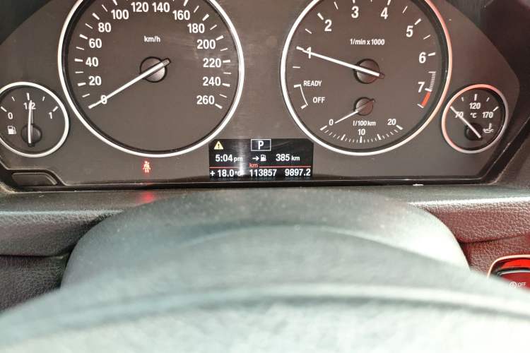 Used BMW 4 Series 2014 420i Fashion Model Odometer Close Up