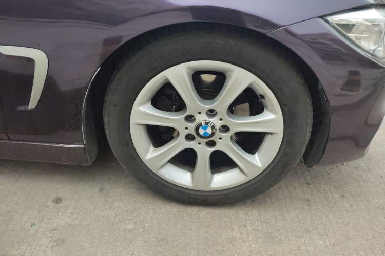 Used BMW 4 Series 2014 420i Convertible Fashion Model Right Front Wheel Hub