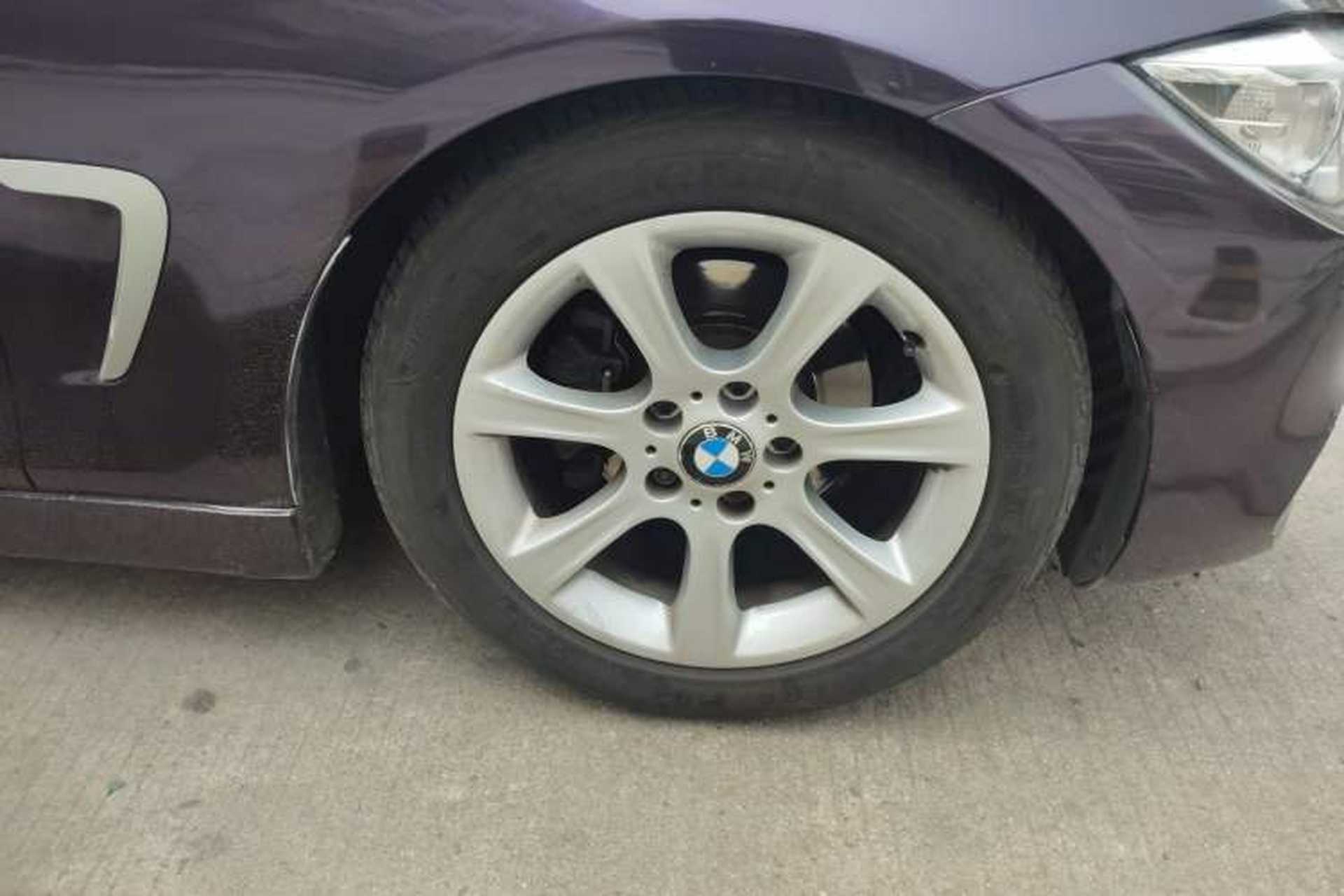 Used BMW 4 Series 2014 420i Convertible Fashion Model Right Front Wheel Hub