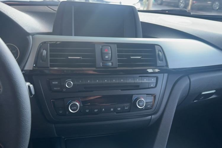 Used BMW 4 Series 2014 420i Gran Coupe Fashion Model Audio And AC Panel