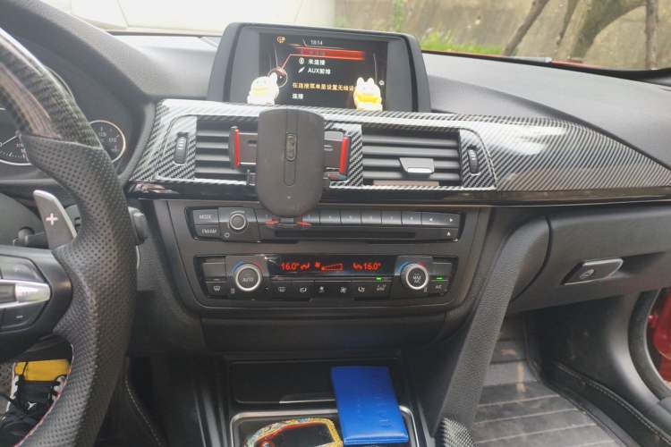 Used BMW 4 Series 2014 420i Convertible Fashion Model Audio And AC Panel