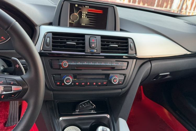 Used BMW 4 Series 2014 420i Fashion Model Audio And AC Panel
