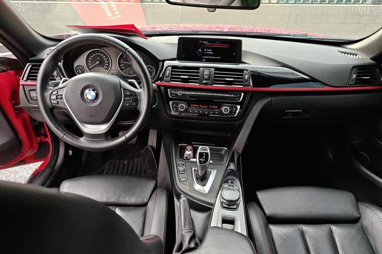 Used BMW 4 Series 2014 428i Convertible Sport Design Package Center Console