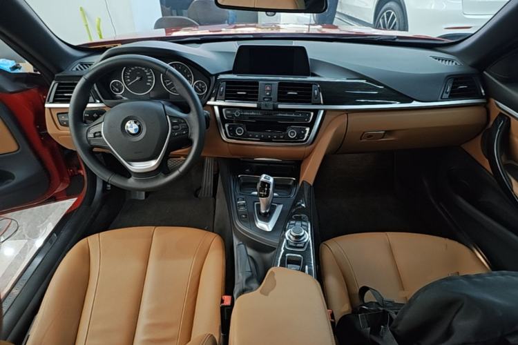 Used BMW 4 Series 2014 420i Convertible Luxury Design Package Center Console