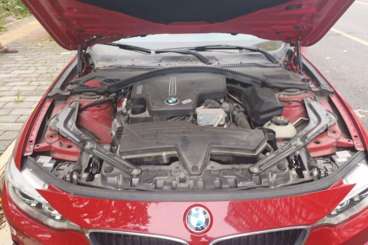 Used BMW 4 Series 2014 420i Convertible Fashion Model Engine Bay