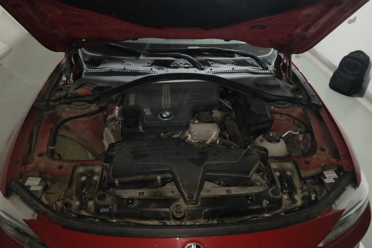 Used BMW 4 Series 2014 420i Fashion Model Engine Bay