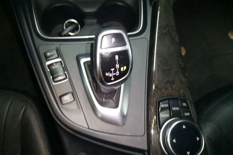 Used BMW 4 Series 2014 435i Convertible Luxury Design Package Gear Lever