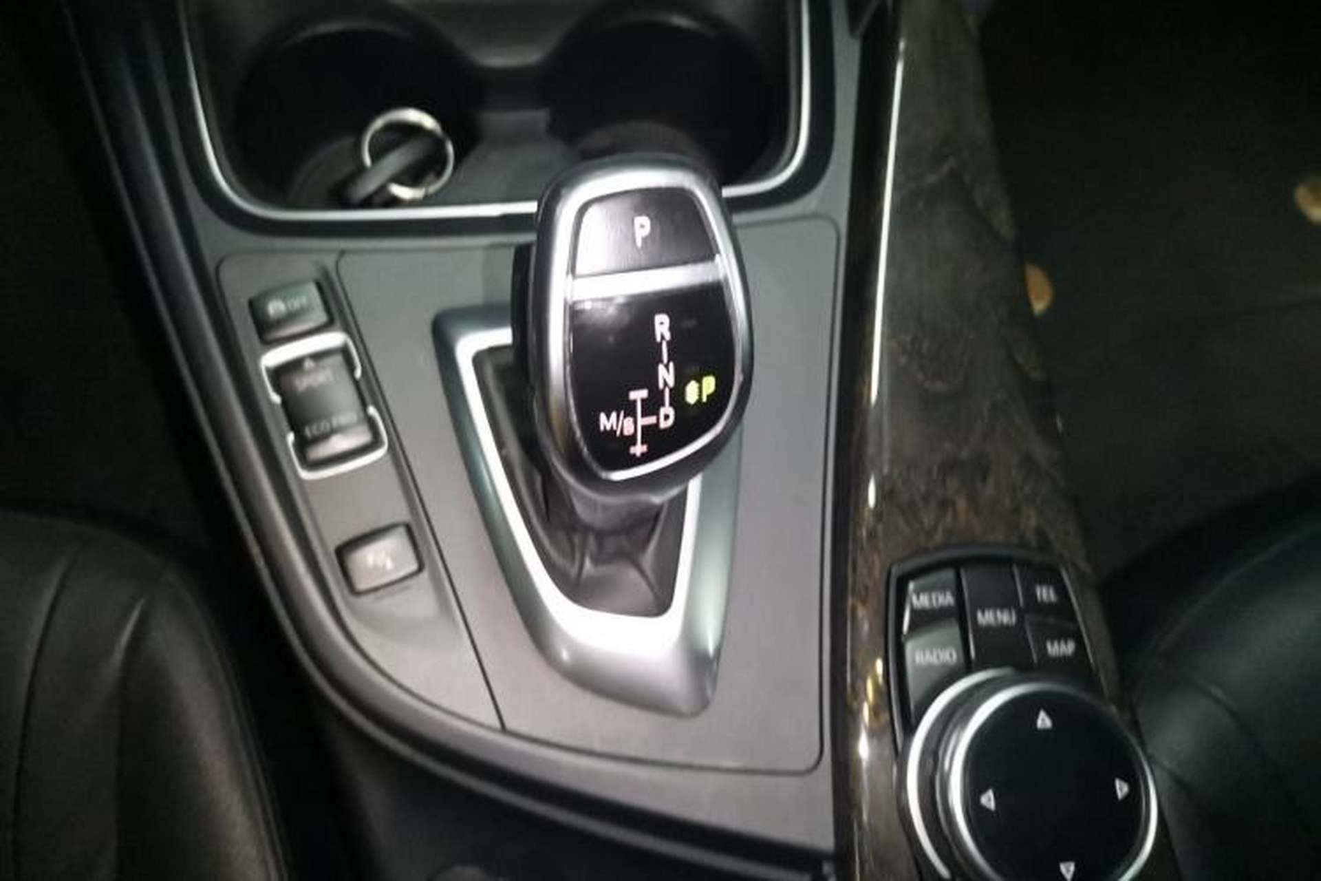 Used BMW 4 Series 2014 435i Convertible Luxury Design Package Gear Lever