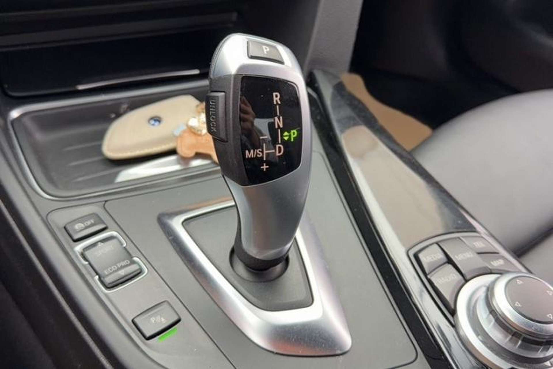 Used BMW 4 Series 2014 420i Convertible Sports Design Package Gear Lever