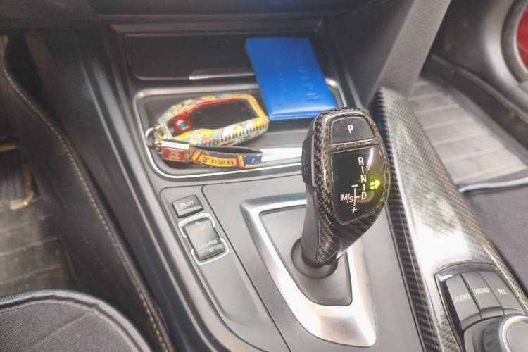 Used BMW 4 Series 2014 420i Convertible Fashion Model Gear Lever