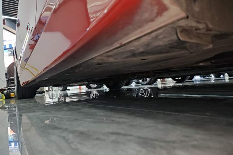Used BMW 4 Series 2014 420i Convertible Luxury Design Package Left Side Sill