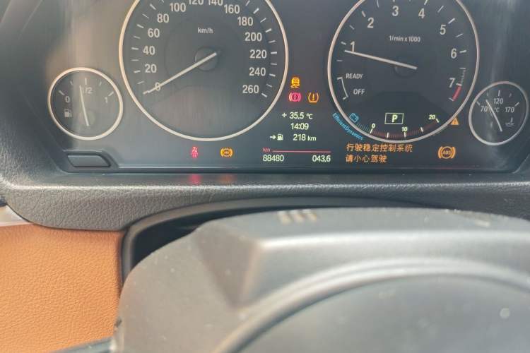 Used BMW 4 Series 2014 428i Convertible Design Package Odometer Close Up