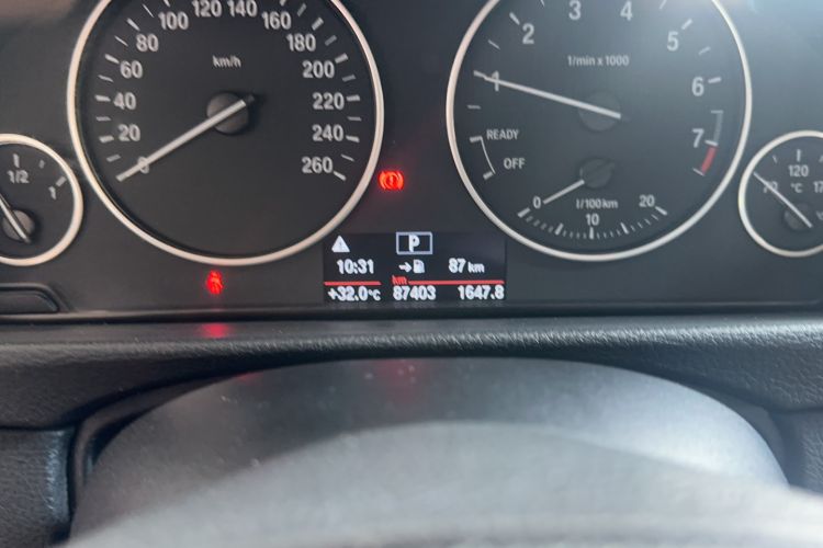Used BMW 4 Series 2014 420i Gran Coupe Fashion Model Odometer Close Up