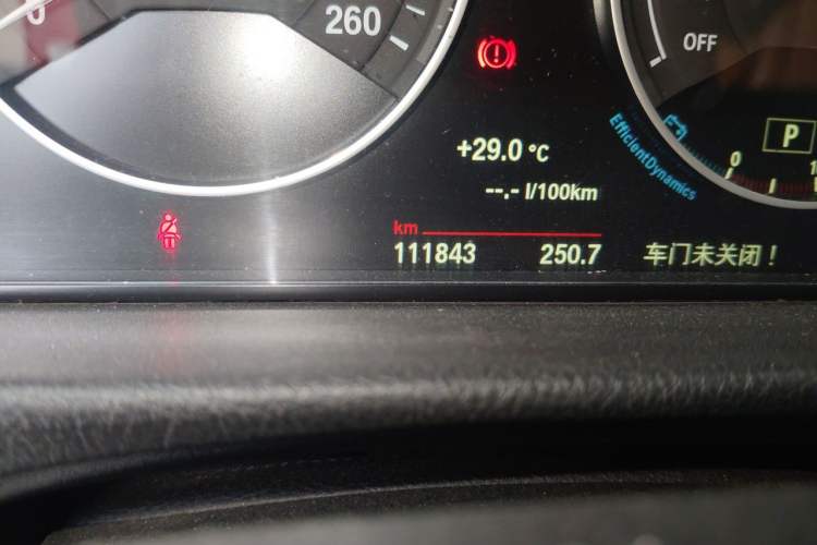 Used BMW 4 Series 2014 428i Convertible Luxury Design Package Odometer Close Up