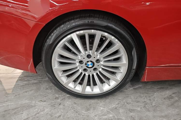 Used BMW 4 Series 2014 420i Convertible Luxury Design Package Right Rear Wheel Hub