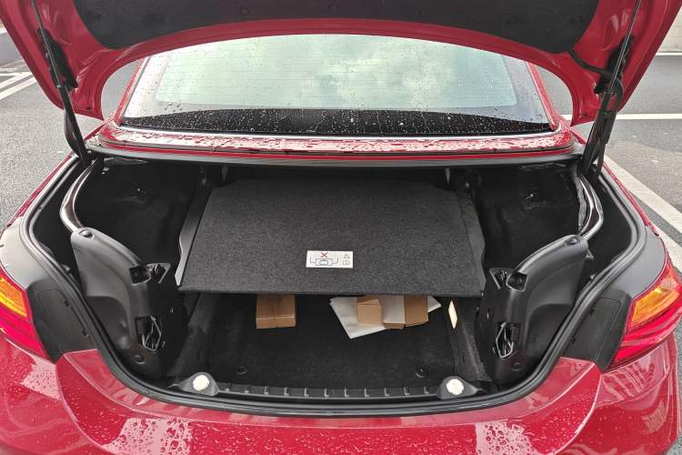 Used BMW 4 Series 2014 428i Convertible Sport Design Package Trunk