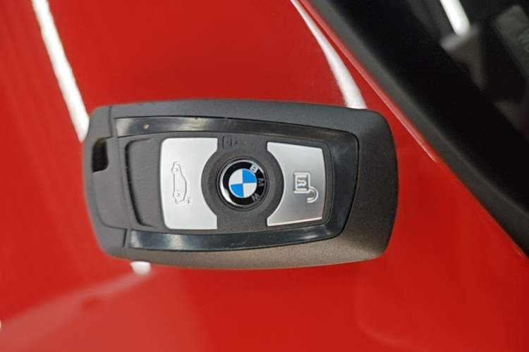 Used BMW 4 Series 2014 420i Convertible Luxury Design Package Vehicle Key
