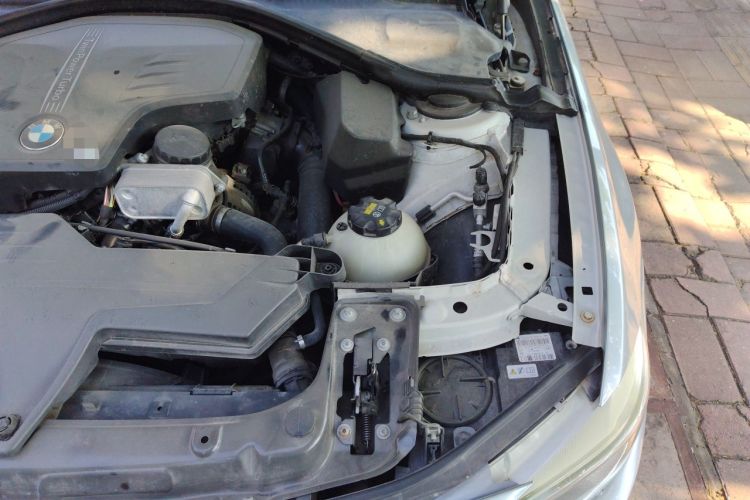 Used BMW 4 Series 2014 420i Gran Coupe Sport Design Package Engine Bay Left