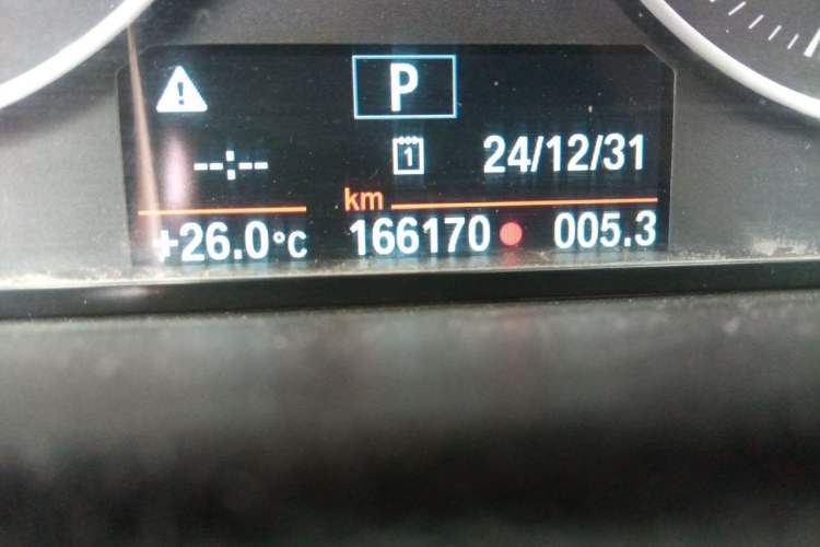 Used BMW 4 Series 2014 420i Design Package Model Odometer Close Up