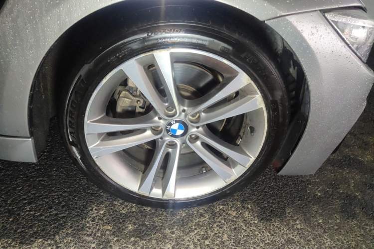 Used BMW 4 Series 2014 428i Sport Design Package Right Front Wheel Hub