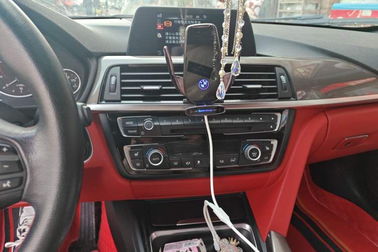 Used BMW 4 Series 2014 420i Convertible Fashion Model Audio And AC Panel