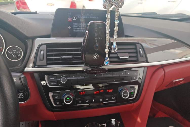 Used BMW 4 Series 2014 420i Convertible Fashion Model Audio And AC Panel
