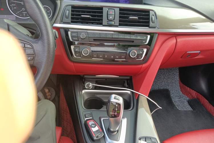 Used BMW 4 Series 2014 420i Convertible Design Line Package Audio And AC Panel