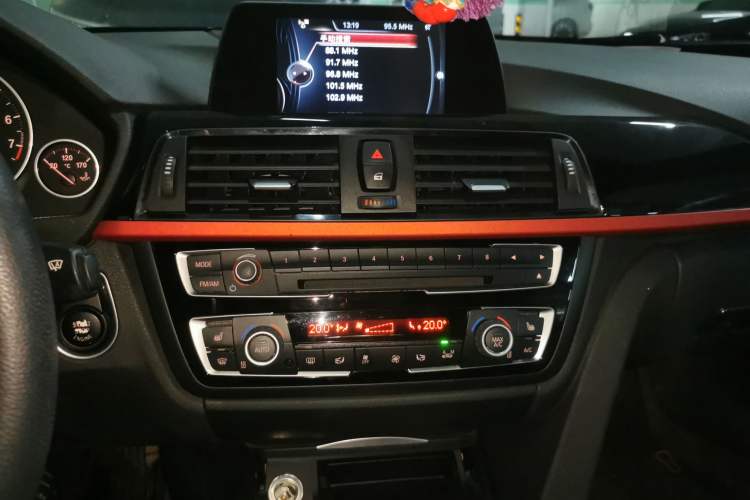Used BMW 4 Series 2014 420i Convertible Sports Design Package Audio And AC Panel