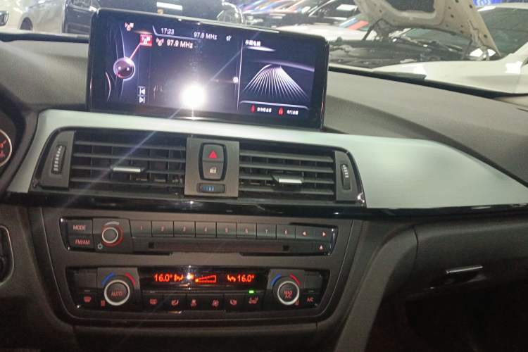 Used BMW 4 Series 2014 420i Gran Coupe Fashion Model Audio And AC Panel