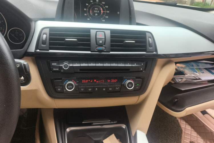 Used BMW 4 Series 2014 420i Gran Coupe Fashion Model Audio And AC Panel