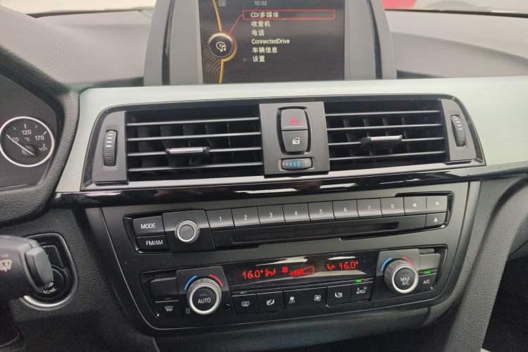 Used BMW 4 Series 2014 420i Fashion Model Audio And AC Panel